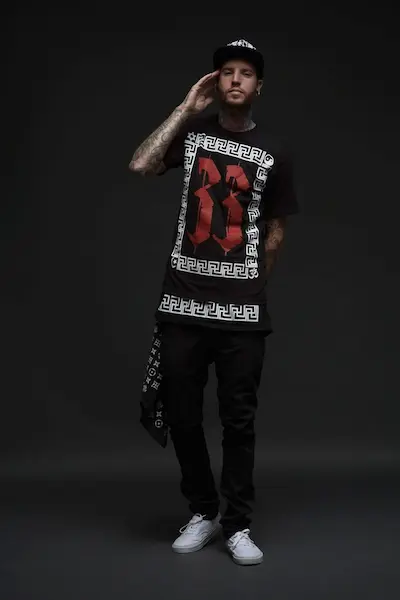 High End Professional Photo Retouching - FD Photo Studio for rent