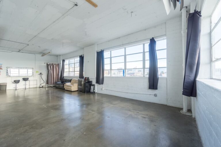 Studio Gallery Studio Gallery
