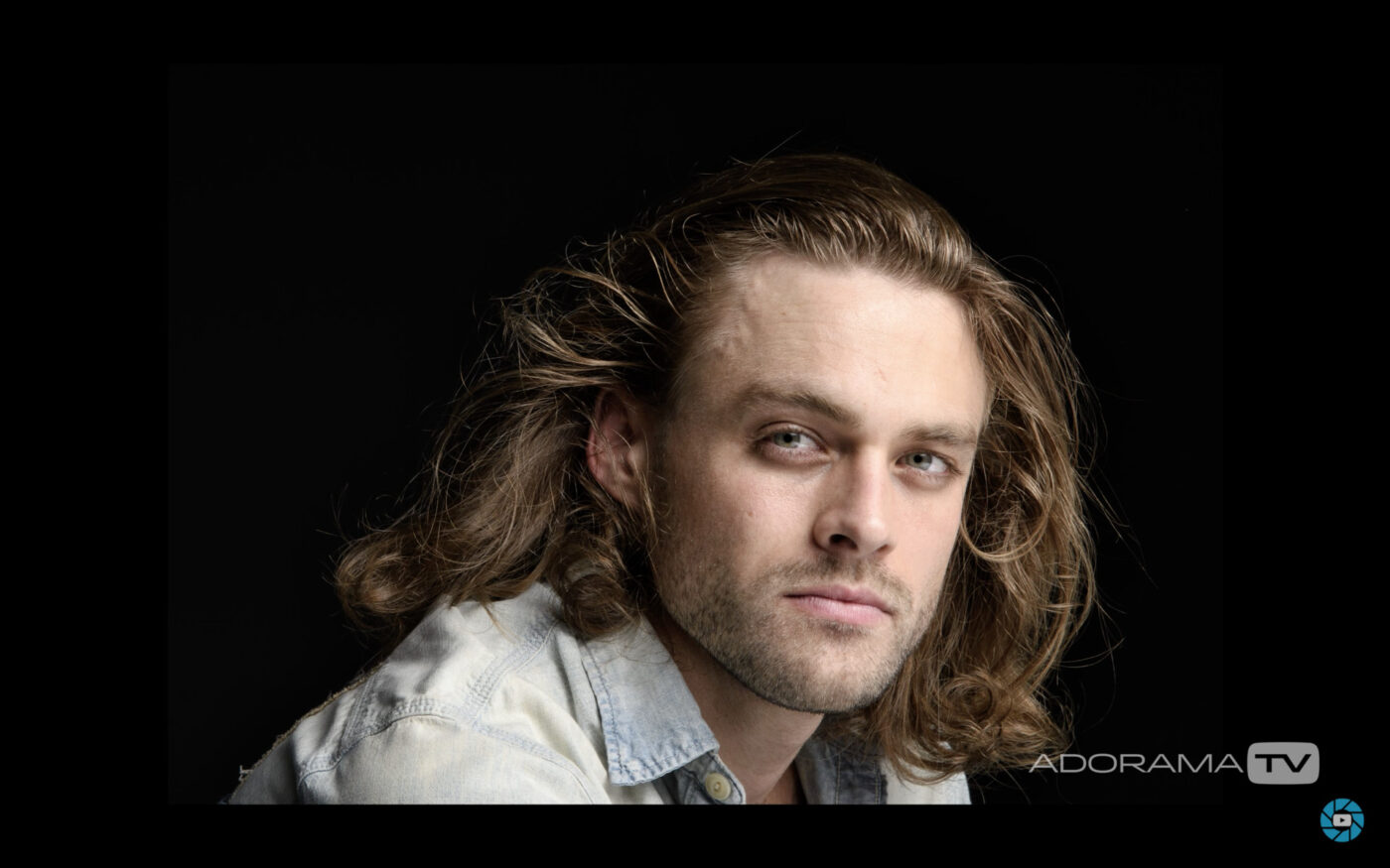 How-to-shoot-strip-light-portraits-AdoramaTV