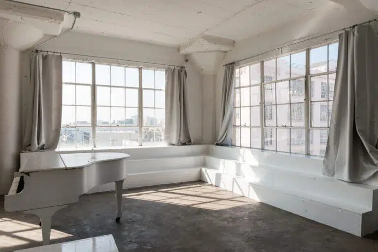 Art 1 with grey curtains