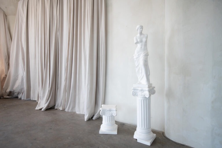 Art 4 - Art Loft Photo Studio in Los Angeles