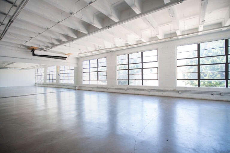 Hill 3 - Mirror wall daylight photo studio in LA