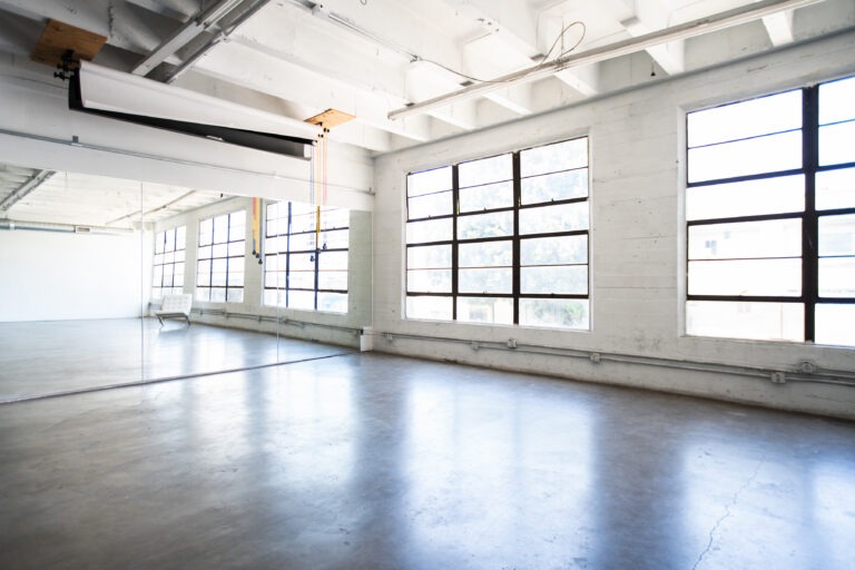 Hill 3 - Mirror wall daylight photo studio in LA