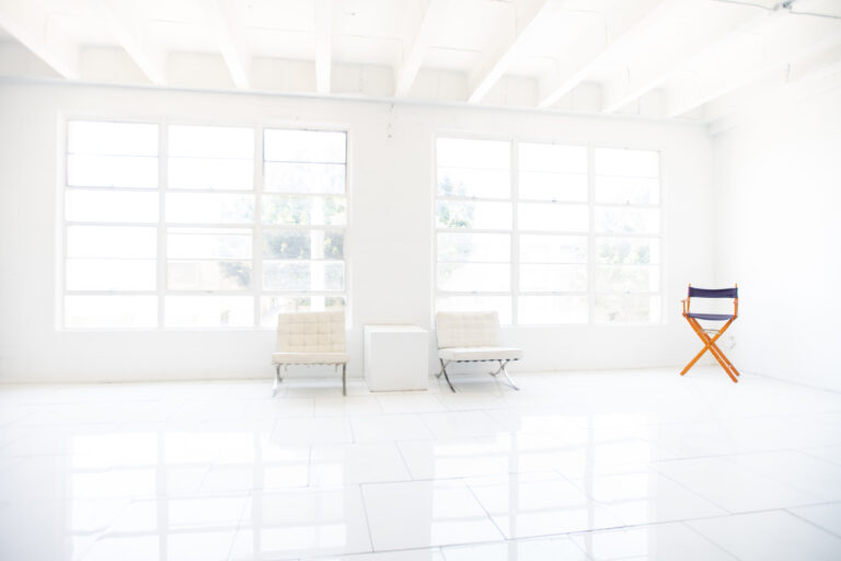 Hill 1 - White floor photo studio in LA Hill 1 - White floor photo studio in LA