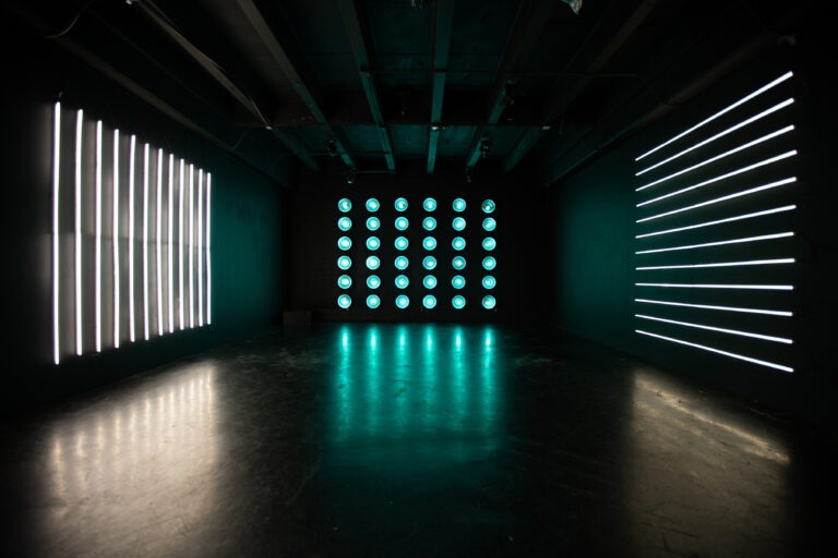 Hill 2 - Light Wall Blackout photo studio in LA