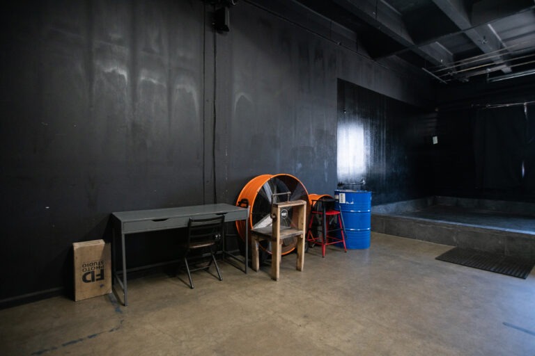 Hill 7 - rain room photo studio in LA