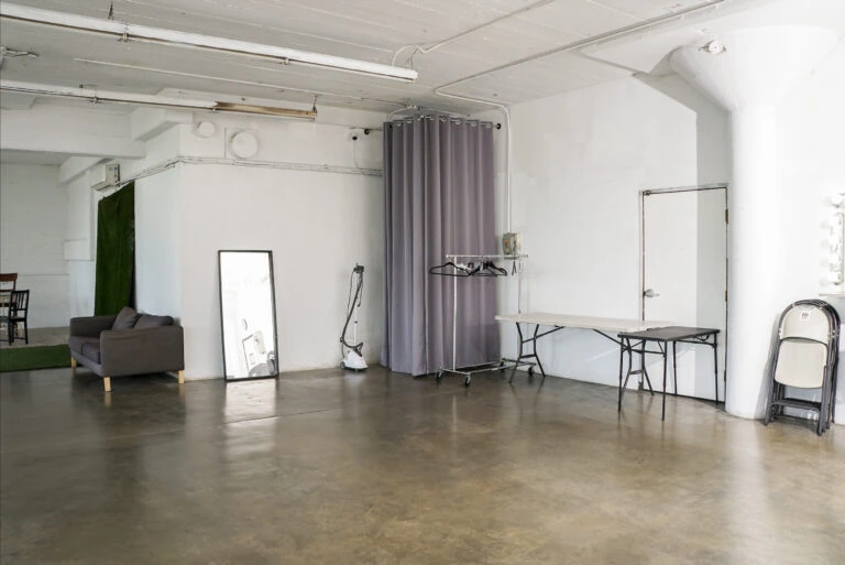 Daylight photo studio with the white cyc wall in Downtown Los Angeles_Studio C_00003