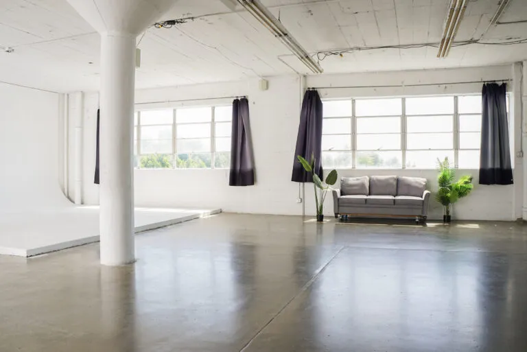 Daylight photo studio with the white cyc wall in Downtown Los Angeles_Studio C_00009