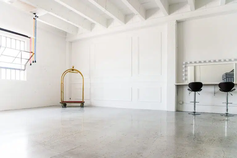 White Epoxy Floor Coating in a Photography Studio - Time Lapse!