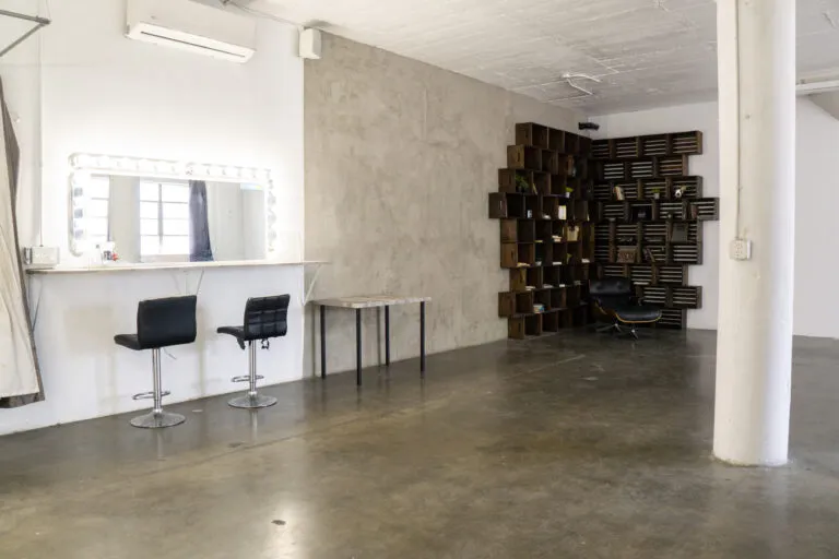 Daylight photo studio in Los Angeles Studio D_furniture