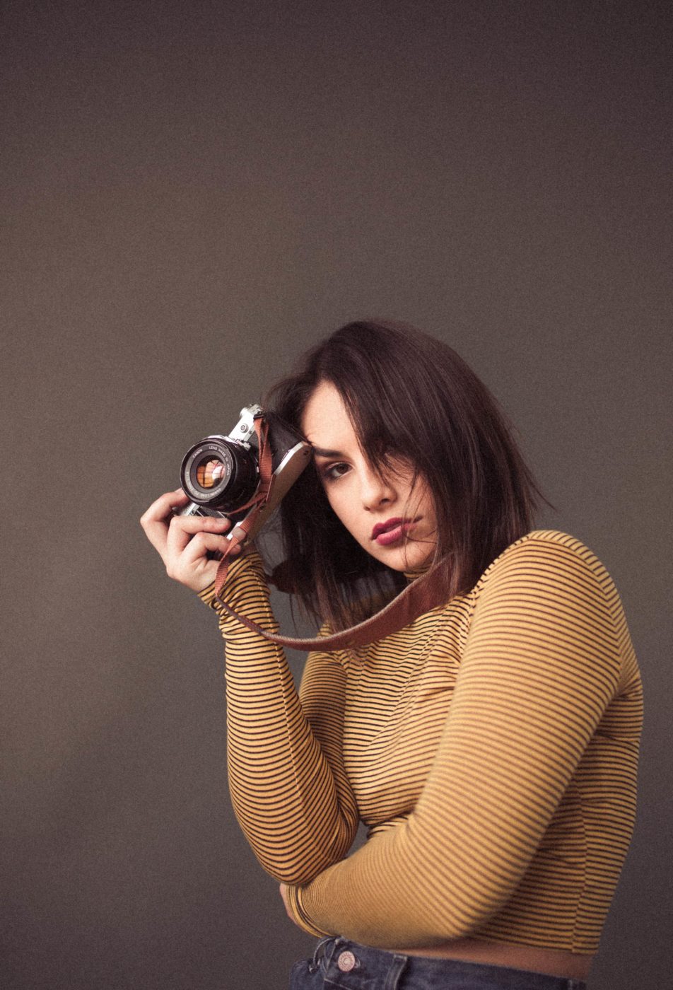 Kylee-Spann-shoots-Tiffany-Simpson.