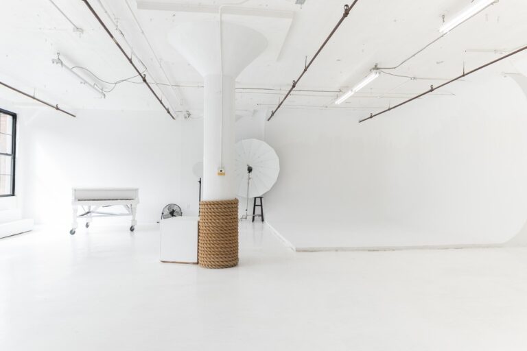 LIC 1 - photo studio with cyc wall, west-facing windows, lots of natural light, and white floors in NY LIC 1 - photo studio with cyc wall, west-facing windows, lots of natural light, and white floors in NY