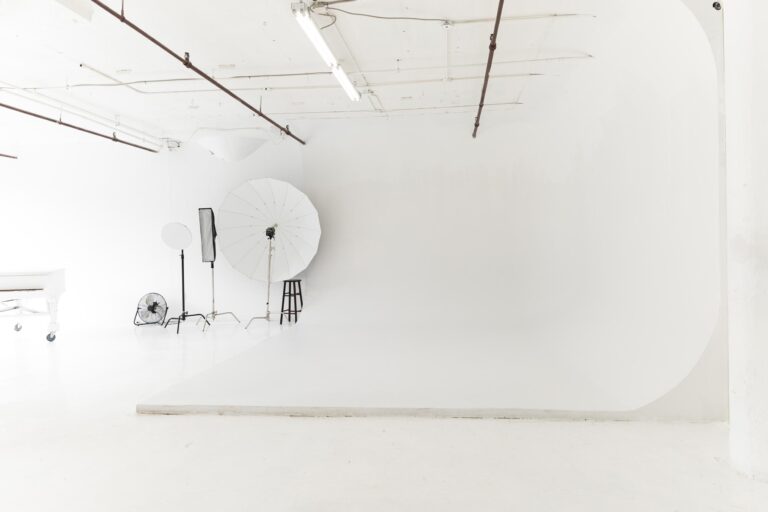 LIC 1 - photo studio with cyc wall, west-facing windows, lots of natural light, and white floors in NY LIC 1 - photo studio with cyc wall, west-facing windows, lots of natural light, and white floors in NY