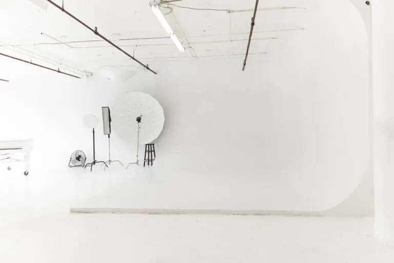 LIC 1 - photo studio with cyc wall, west-facing windows, lots of natural light, and white floors in NY