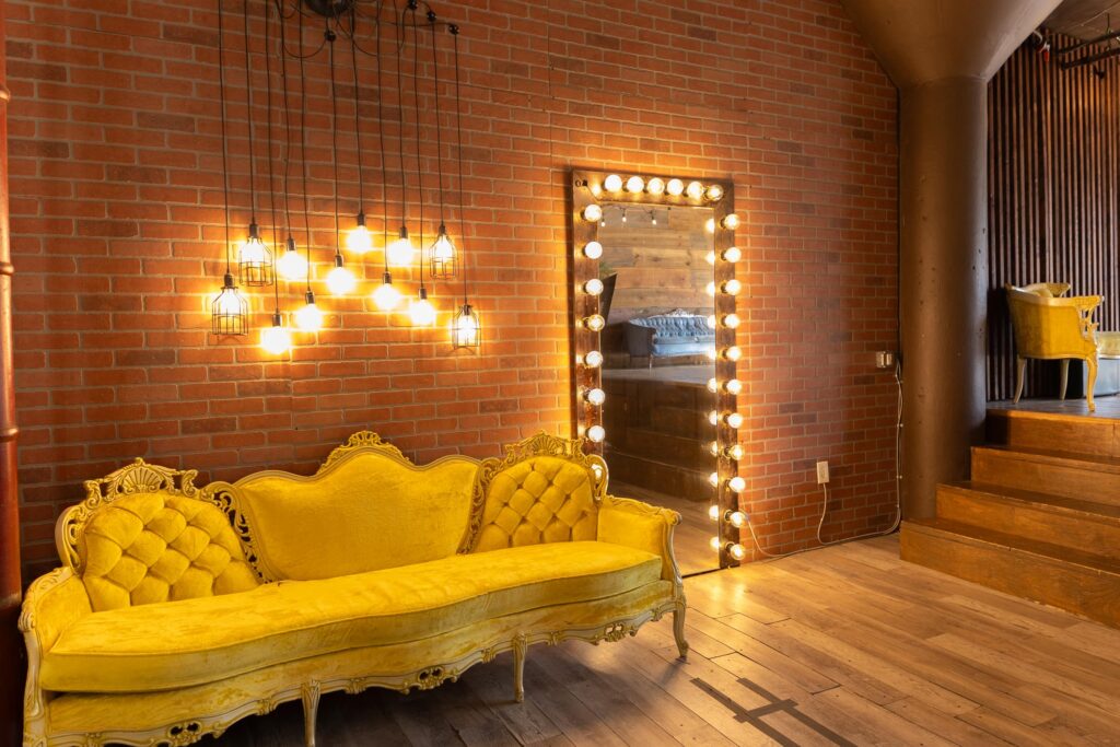 LIC 2 - Photo studio with wood platform and wood wall in NY