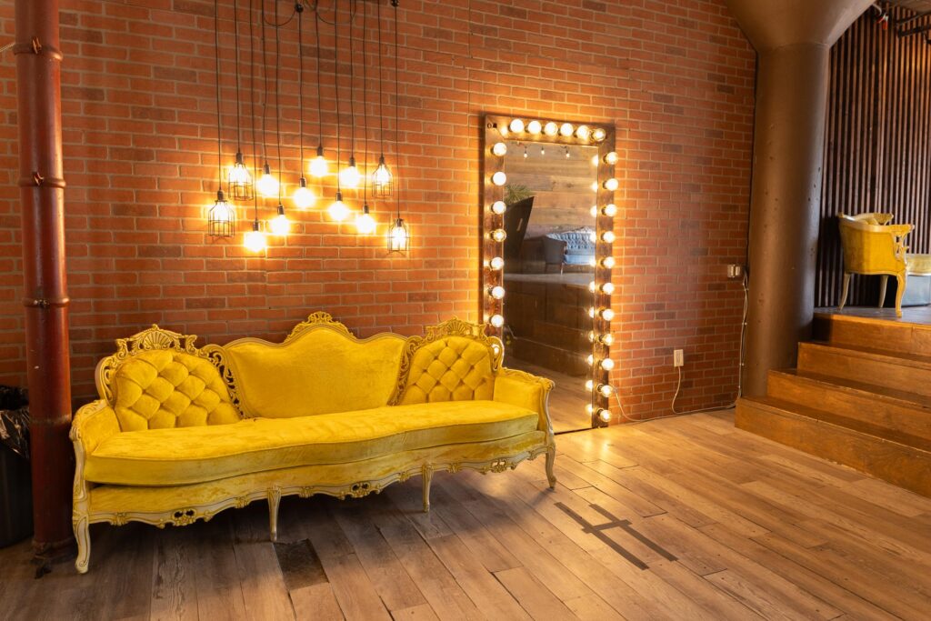 LIC 2 - Photo studio with wood platform and wood wall in NY