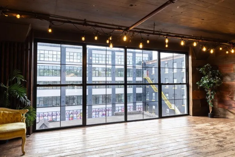 LIC 2 - Photo studio with wood platform and wood wall in NY