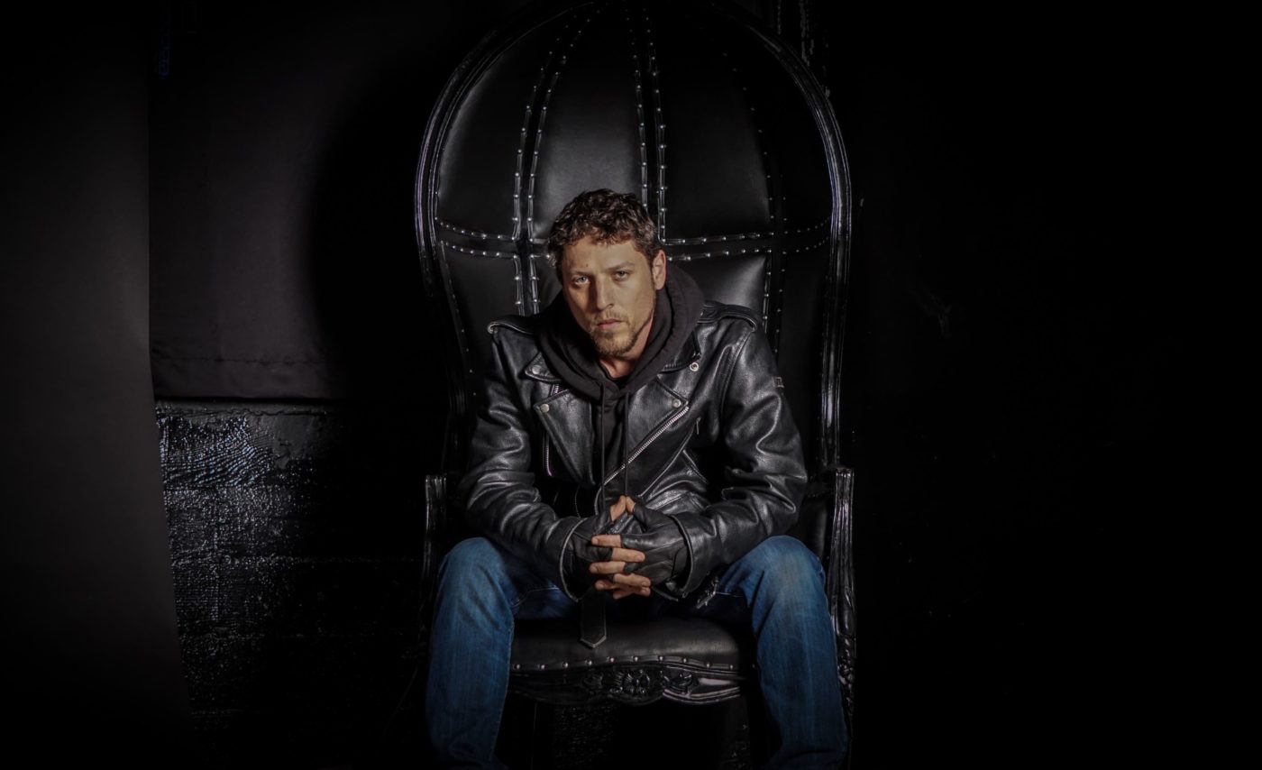 Ari-Loeb's-self-portrait.-How-was-this-photo-made?