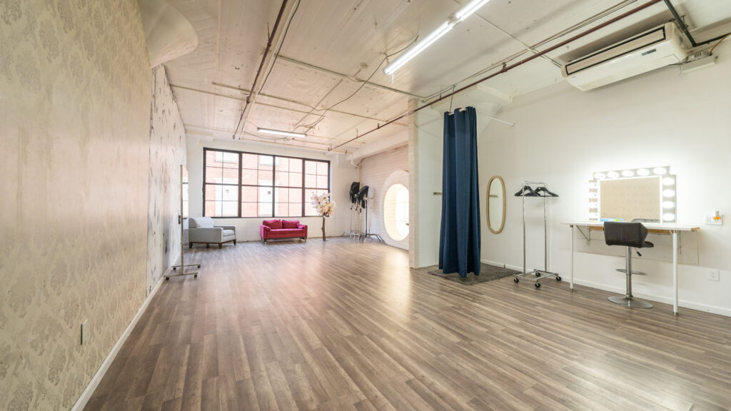 Updated Daylight, Blackout, Cyc Wall and Interior Photo Studios for Rent in New York. -
