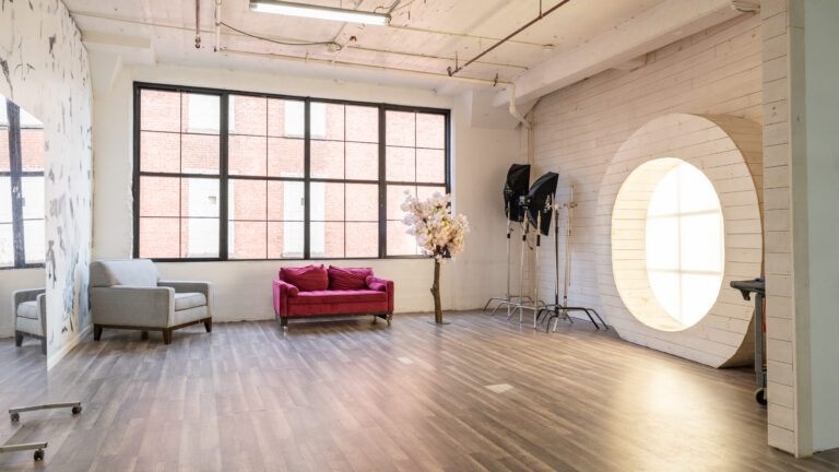 LIC 5 - daylight photo studio with art wall in NY LIC 5 - daylight photo studio with art wall in NY