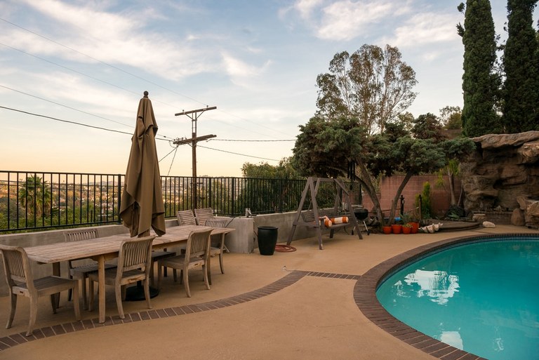 Exclusive house available for photo and video rental in Los Angeles