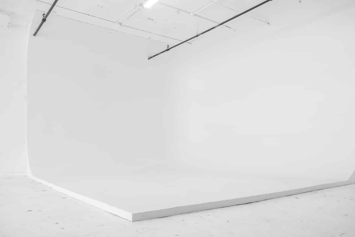 corner cyclorama wall available for rental in NYC