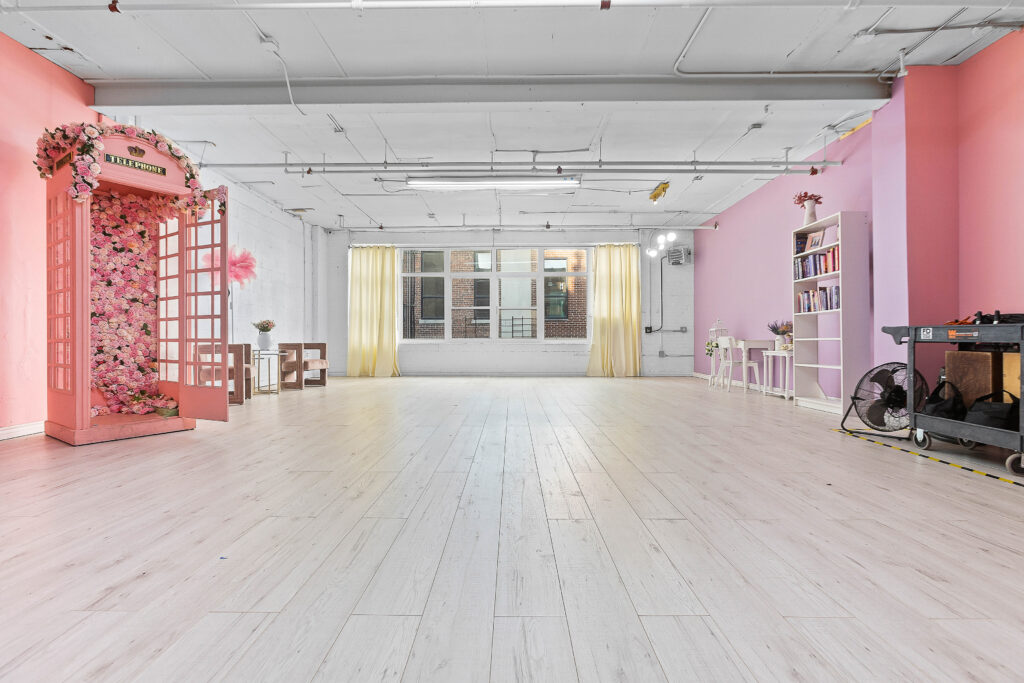 Discover the Best NY Photo Studios with Festive Christmas Decorations -