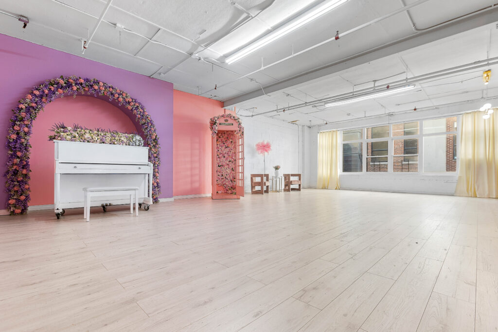 Discover the Best NY Photo Studios with Festive Christmas Decorations -