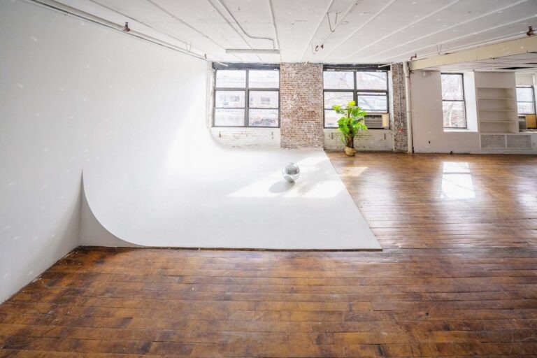 Large photo studio for rent with a Cycwall in Queens, NYC - FD Photo Studio