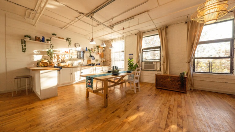 Astoria 5 - FD Photo Studio with the kitchen and living room in NYC