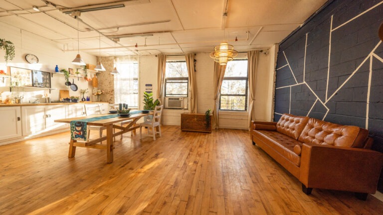 Astoria 5 - FD Photo Studio with the kitchen and living room in NYC