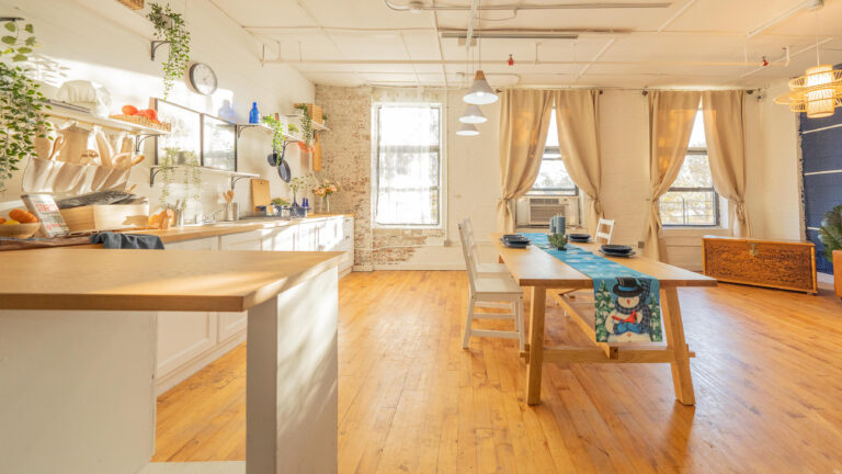 Astoria 5 - FD Photo Studio with the kitchen and living room in NYC Astoria 5 - FD Photo Studio with the kitchen and living room in NYC