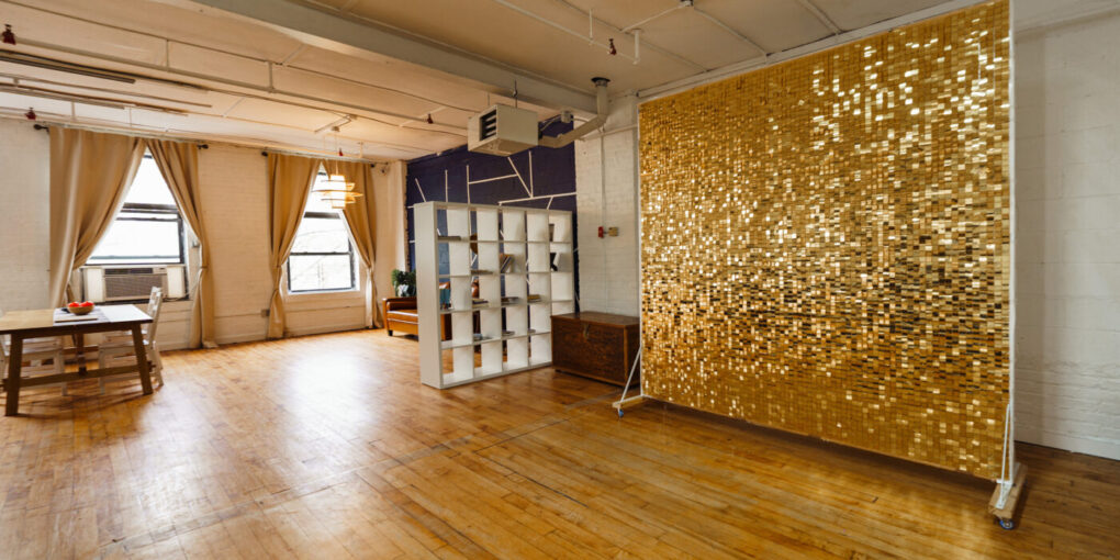 Astoria 5_Daylight Brooklyn Apartment Loft Photo Studio with Christmas Tree Decorations in NY_02