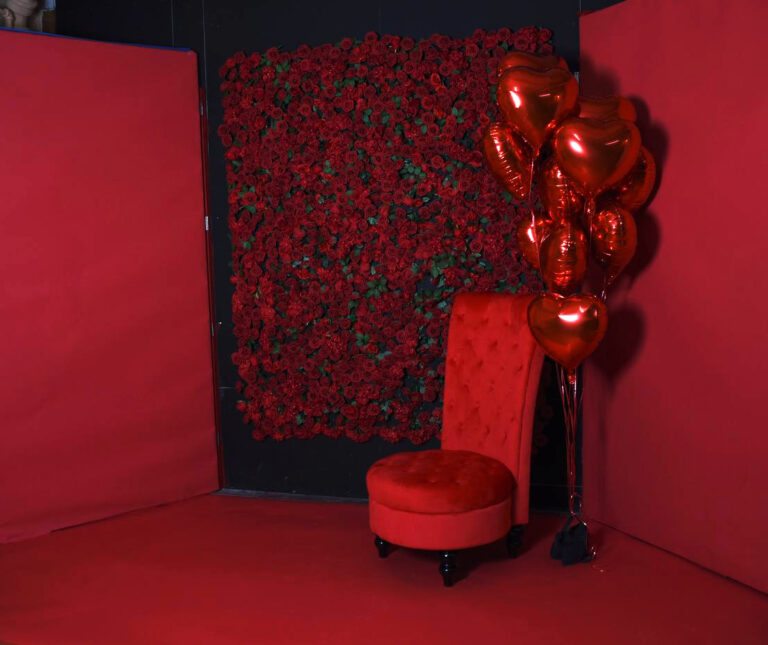 Valentine's day decorations at the photo studio in New York - Astoria 2 Valentine's day decorations at the photo studio in New York - Astoria 2