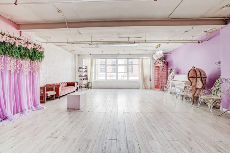 Astoria 3 Daylight Photo Studio in NY 10.20.26