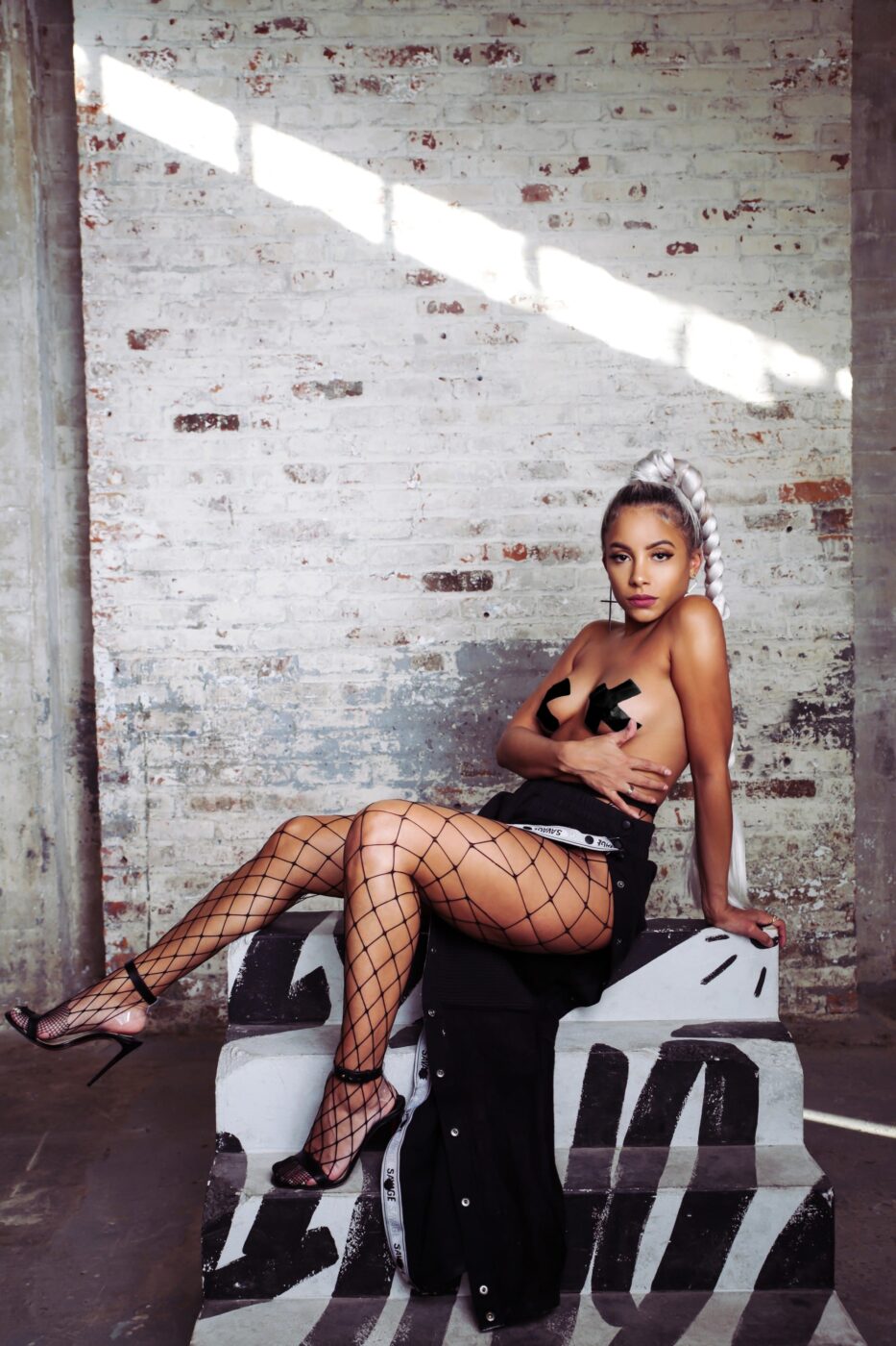 Philicia Montgomery at FD Studios NY -white industrial studio, Rent a Studio, Photostudio, Photography Studio, photographer, Philicia Montgomery at FD Studios NY, NY Studio 6, New-York City, New-York, Long Island, Hourly Studio Rental, Exposed block Studio New York, Exposed block studio, Brooklyn, Affordable