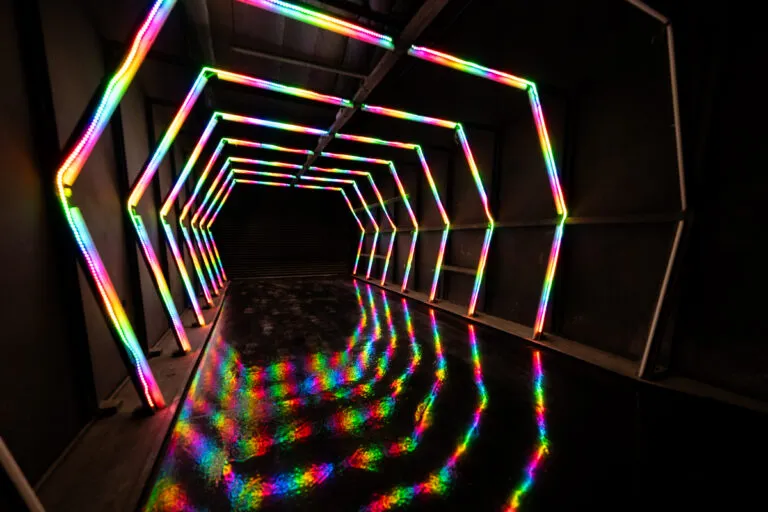 Blackout photo studio with RGB tunnel with drive in gate in Los Angeles_Olympic 2_5