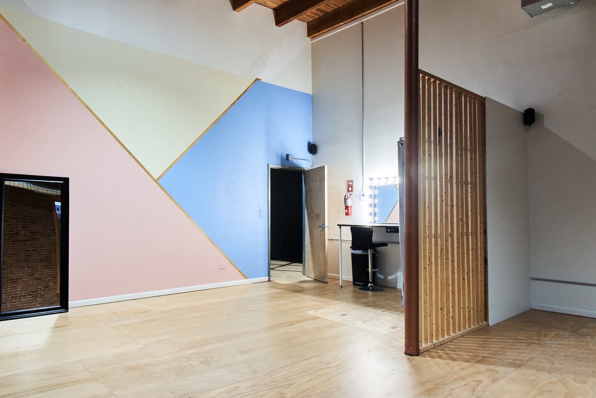 SJ at Chicago Studios -white industrial studio, SJ at Chicago Studios, Rent a Studio, photostudio Chicago, Photostudio, Photography Studio, photographer, Hourly Studio Rental, FD Studios Chicago, FD Chicago, Chicago photo studio, Chicago 7, Chicago, Brick Corner, Affordable Photo studio Chicago, Affordable, !Chicago7