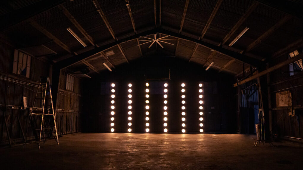 Olympic 5 - Huge metal hangar with car access and dedicated production room, restrooms and MUA tables for rent for photo and filming productions