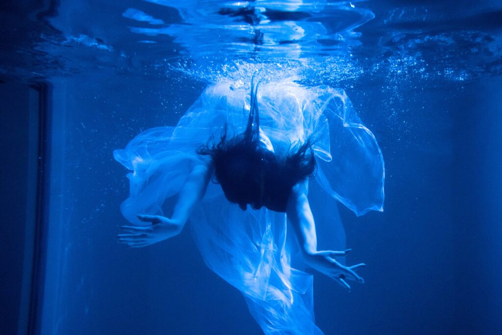 Underwater Photoshoot in Los Angeles: Studio Pool Rental for Creative Shoots -