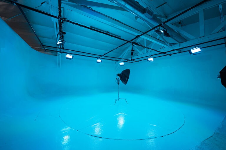 Olympic 3 - Car Turntable photo studio with RGB lights in Los Angeles