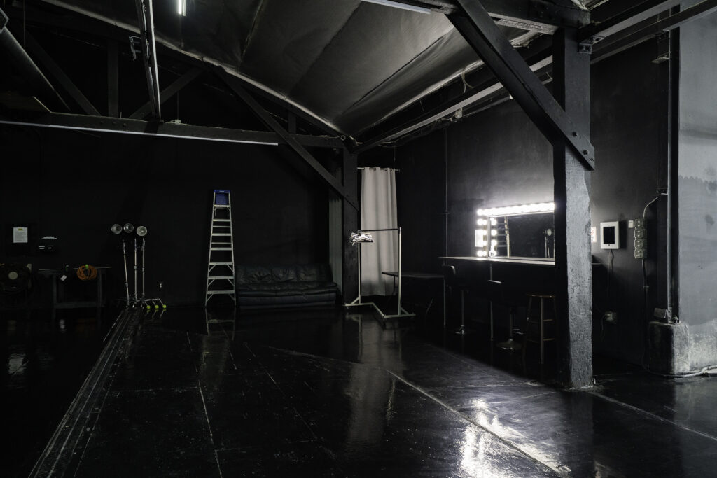 Photo Studio with Black Cyc Wall and Rain in Los Angeles_Olympic 2_web size_2