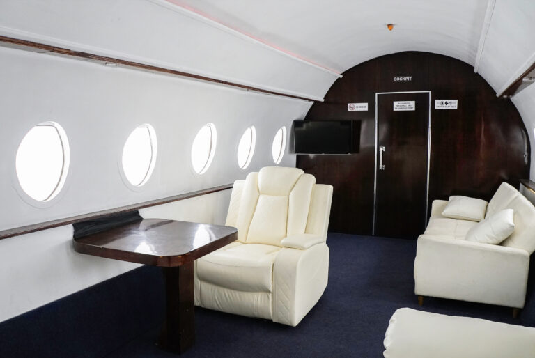 Photo Studio with private jet in Los Angeles Olympic 4_0000100001 Photo Studio with private jet in Los Angeles Olympic 4_0000100001