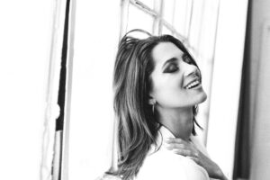 Lauren Biazzo by Kerasan R. LaMar -white industrial studio, Rent a Studio, Photostudio, Photography Studio, photographer, NYC6, NY Studio 6, New-York City, New-York, Long Island, Lauren Biazzo by Kerasan R. LaMar, Hourly Studio Rental, Exposed block Studio New York, Exposed block studio, Brooklyn, Affordable