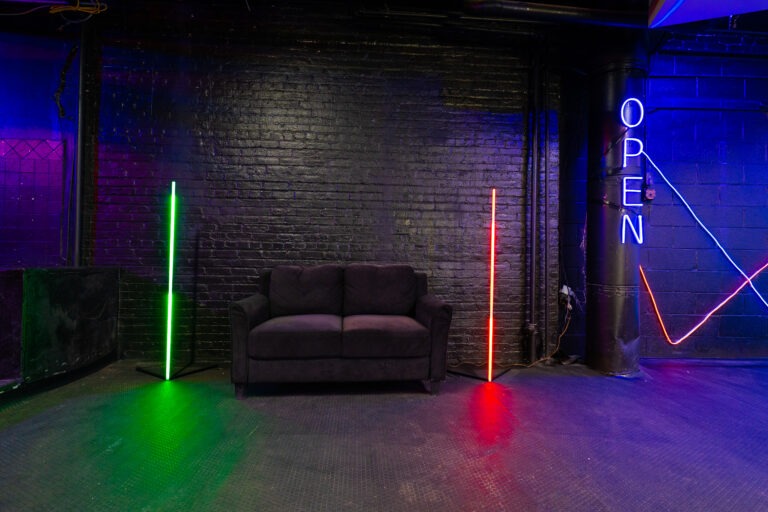 Astoria - 7 Blackout photo studio, bike, bathtub and RGB lights