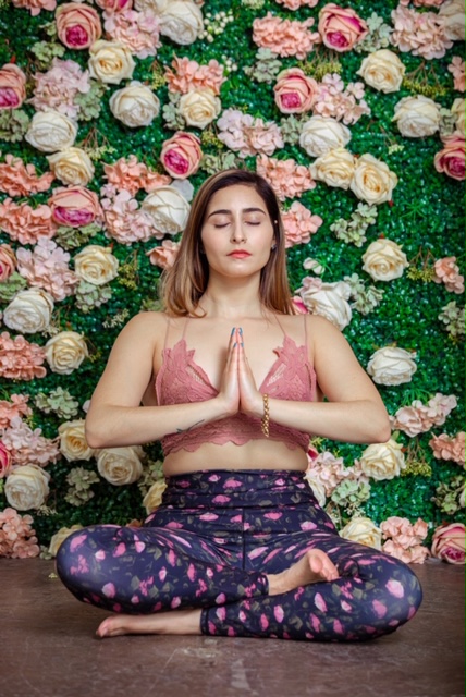 Remi Segal In NYC Studio 6 -white industrial studio, Rent a Studio, Remi Segal In NYC Studio 6, Photostudio, Photography Studio, photographer, NY Studio 6, New-York City, New-York, Long Island, Hourly Studio Rental, Exposed block Studio New York, Exposed block studio, Brooklyn, Affordable