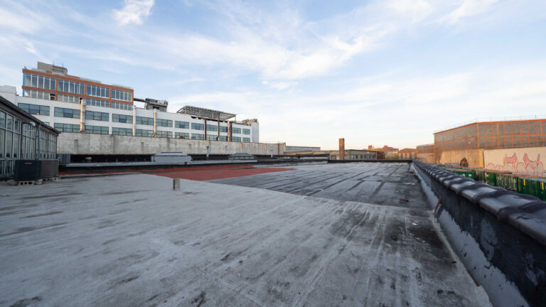 Brooklyn 2 - daylight photo studio with rooftop access in NYC