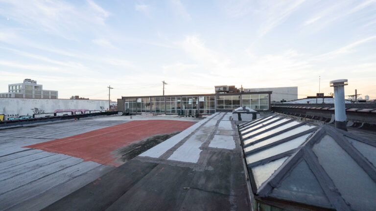 Brooklyn 2 - daylight photo studio with rooftop access in NYC Brooklyn 2 - daylight photo studio with rooftop access in NYC