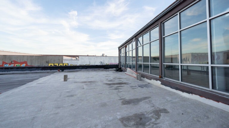 Brooklyn 2 - daylight photo studio with rooftop access in NYC