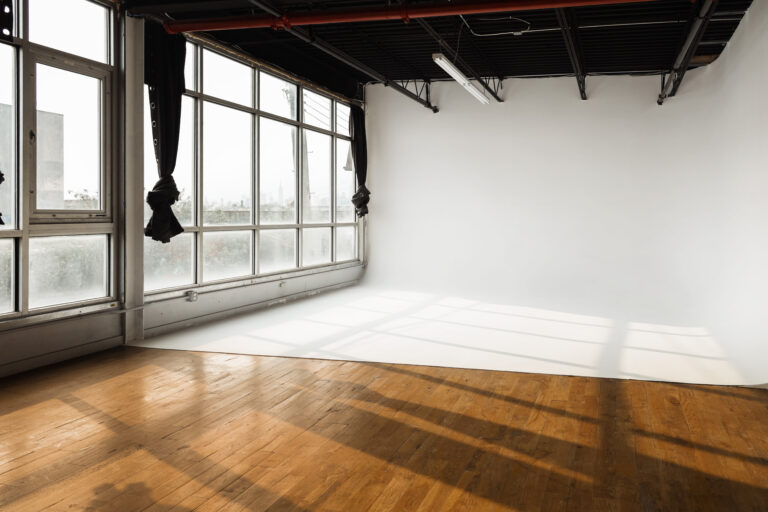 Daylight Photo Studio with the cyc wall in NYC Brooklyn 5_2